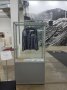 Häftlingsjacke in Glasvitrine